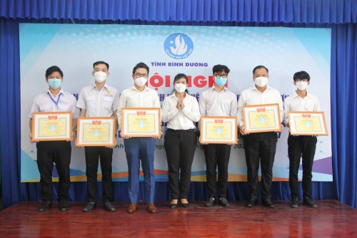 Liên chi Hội Khoa Luật học nhận bằng khen của TW Hội Sinh viên Việt Nam