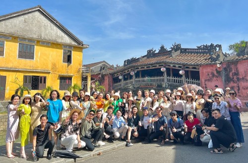 Sinh viên ngành Việt Nam học kết thúc 11 ngày chinh phục hành trình xuyên Việt